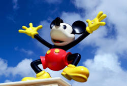 Videojuego convierte a Mickey Mouse en personaje terrorífico