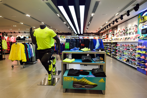Adidas cambiará de CEO tras estancarse en el mercado de la ropa deportiva