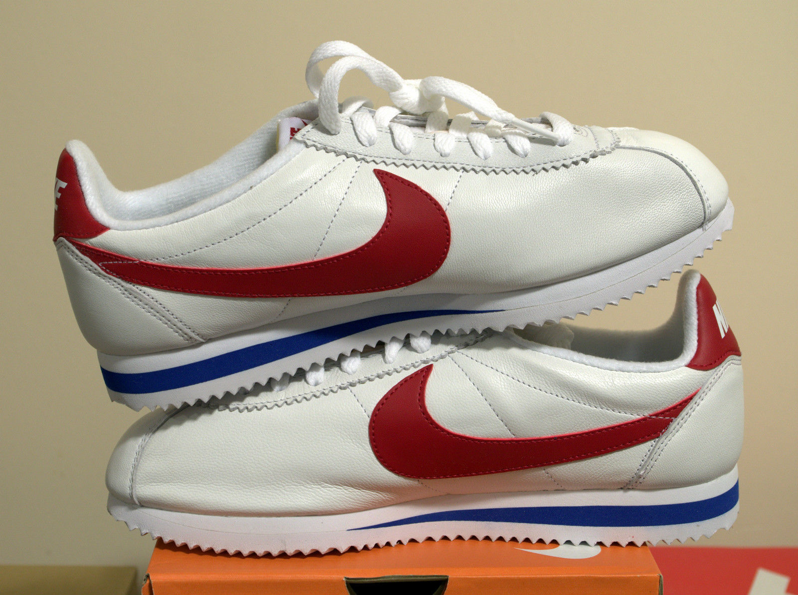 Nike cortez. Nike Cortez 2000. Найк Кортес 2021. Найк Кортес Джордан. Nike Cortez 2000s.