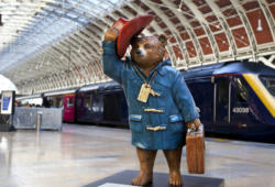 El Oso Paddington tiene una estatua en la estación Paddington. Fue inaugurada en 2014.