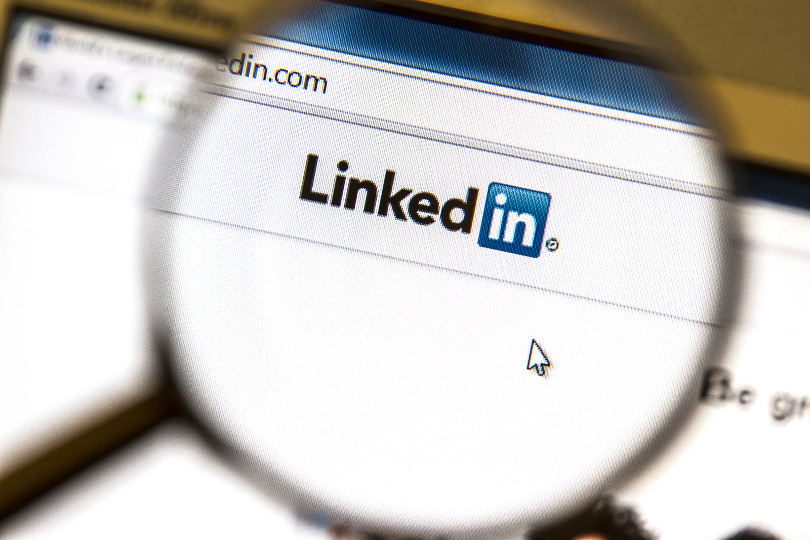Cómo trabajar con el contenido en LinkedIn según la propia red social - videos en redes sociales 