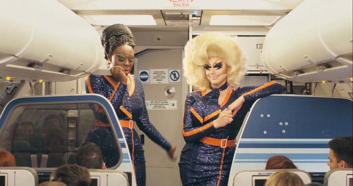 JetBlue estrena avión con destino al orgullo gay inspirado en RuPaul's Drag Race