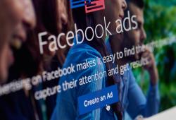 anuncios de facebook discriminan por edad y genero