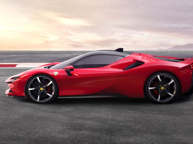 Ferrari's marketing strategy changes to lead the luxury segment again