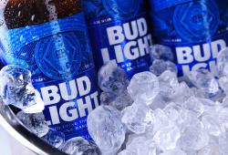 AB InBev Bud Light cerveza
