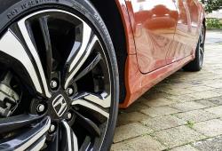 Honda-coche-close-up-rueda