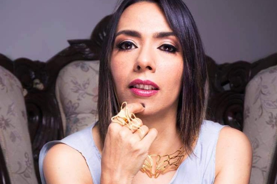Cristina Hernández mujer emprendedora de COROS joyería