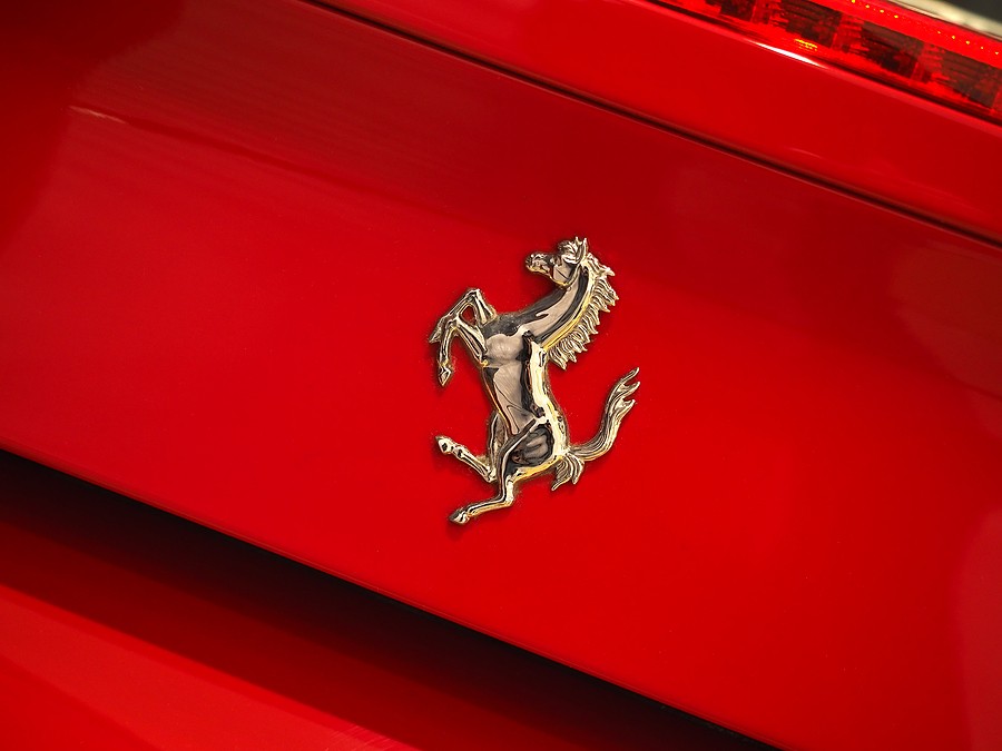 Ferrari y Lamborghini quieren excepción al plazo de electrificación