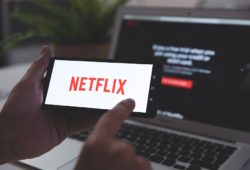 Se desploman las acciones de Netflix ¿qué le pasa al streaming líder