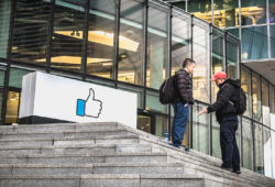 Facebook dice que no amenaza con irse de Europa (y culpa a los medios)