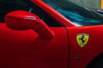 Ferrari abandona Rusia y beneficia a población de Ucrania