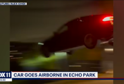 Tesla volador aparece y el conductor ya es buscado en Los Angeles