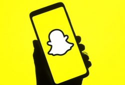 Snapchat no se queda atrás y presenta 'My AI' su propio ChatGPT