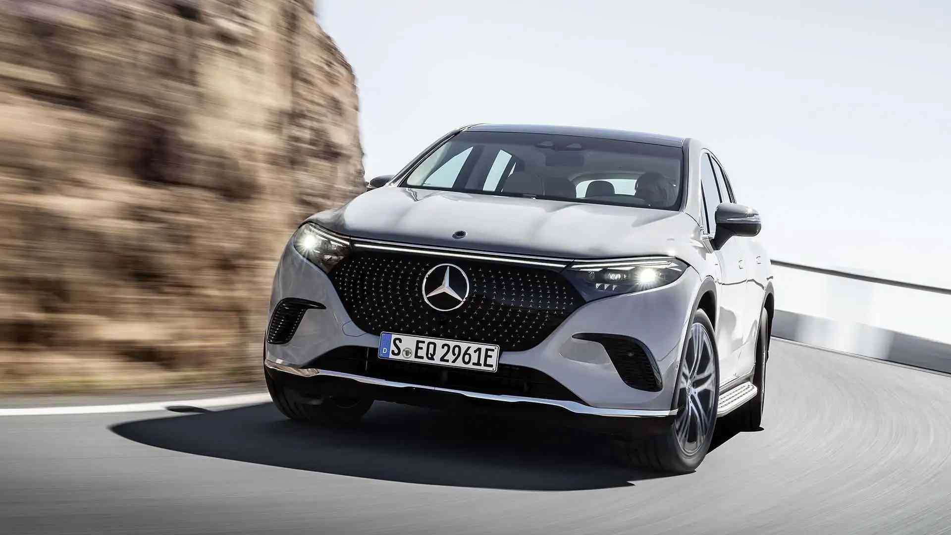 Mercedes-Benz consolidates its strategy in the electric segment: new EQS SUV