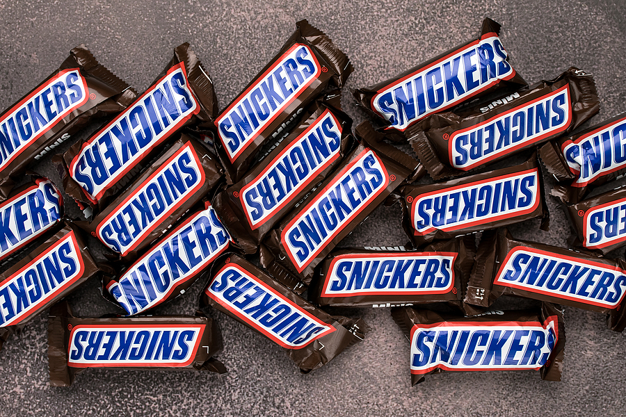 Snickers niega acusación de haber reducido tamaño de sus chocolates, luego de declaraciones del presidente de Estados Unidos Joe Biden.