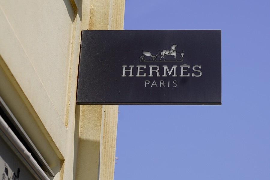 Hermès demandada por "prácticas comerciales desleales" en ventas de bolsos Birkin, por dos demandantes de California, Estados Unidos.