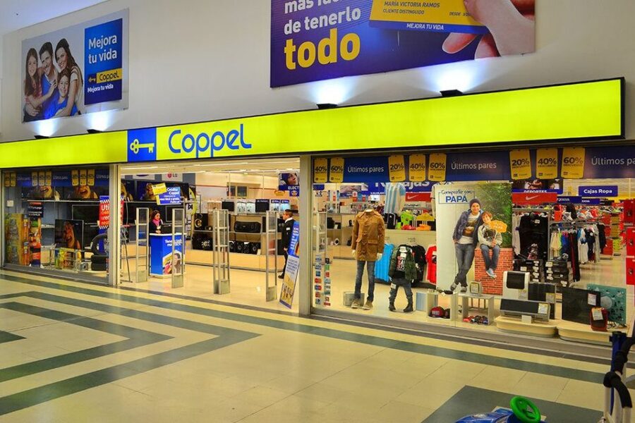 Extrabajador de Coppel abre su propia tienda y se hace viral