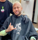 Neymar reaparece en Qatar con nuevo look para golear con estilo
