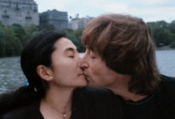 Yoko Ono recuerda a John Lennon con un homenaje en Twitter