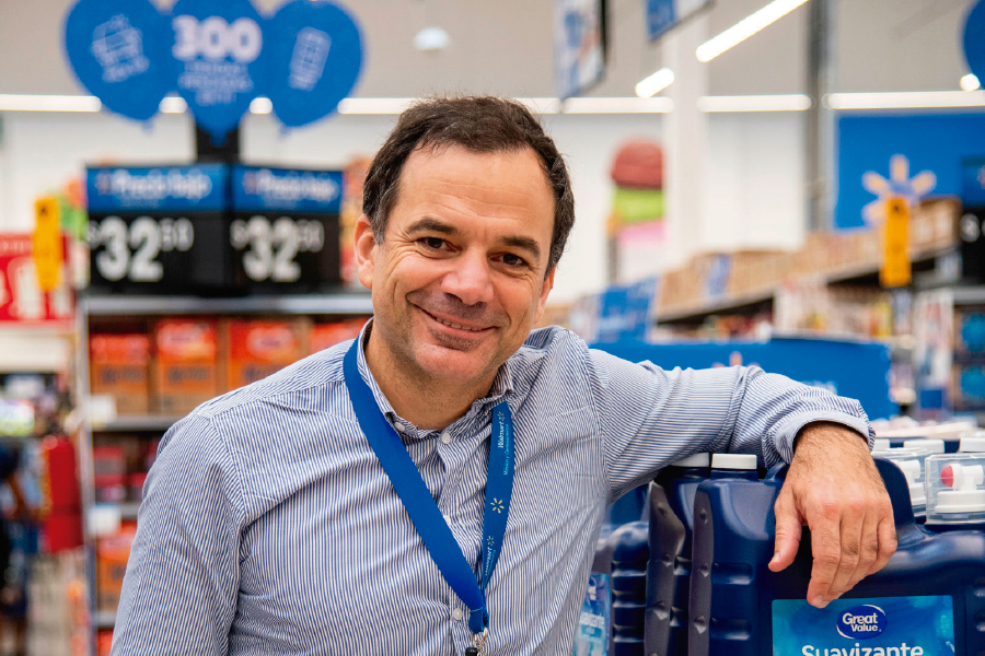 Rafael Eugenio Figueroa, direc- tor de Mercadotecnia en Walmart Supercenter y Walmart Express.