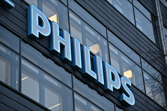 Philips se une a despidos masivos con recorte de 6 mil empleados