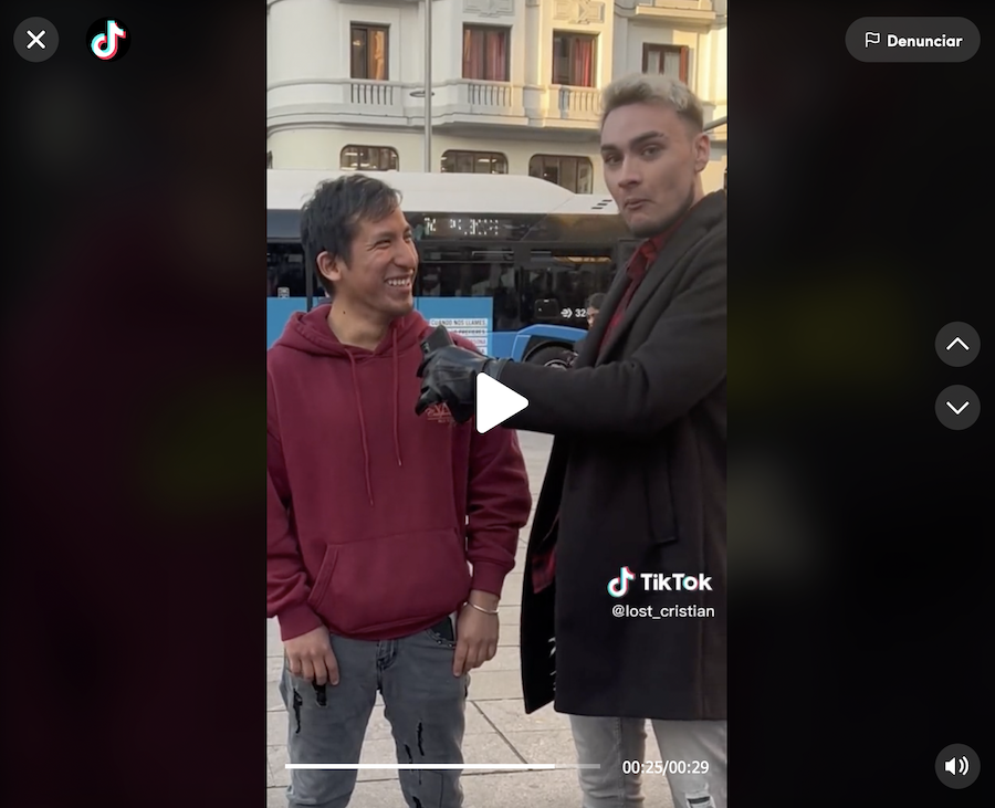 Mężczyzna zaskakuje reportera kwotą 787 000 pesos