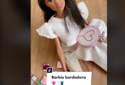 No encontró la Barbie de su oficio y decidió crearla