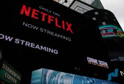 netflix plan basico sin publicidad estrategia publicitaria Netflix Throws Its Hat into the Boxing Ring