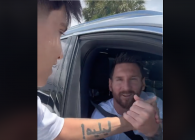 Aficionado enloquece tras recibir beso de Messi