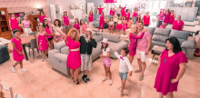 Mueblería cautiva a todos con su coreografía inspirada en Barbie