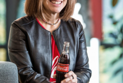 Claudia Navarro Coca-Cola