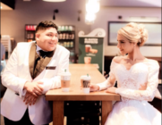 Antes de llegar a su boda, pasaron a Starbucks