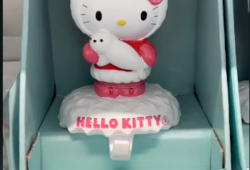 Hello Kitty llega a Sears y enternece a clientes