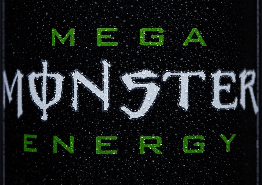 Hombre le pide regalo Monster Energy pero recibe lo inesperado