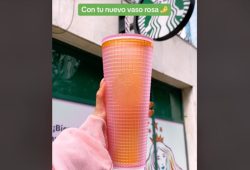Vaso rosa de Starbucks. Ya tenemos fecha de lanzamiento Foto: StarbucksMéxico