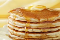Empleada de iHop revela que en este día tendrán pancakes gratis