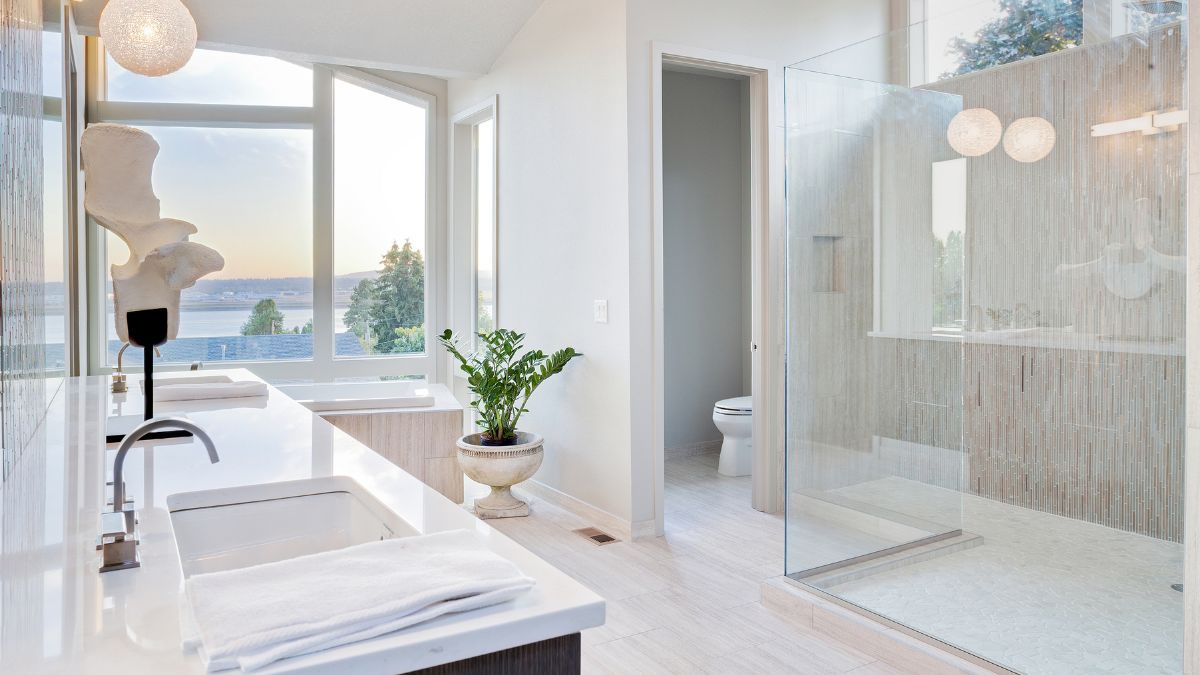 ¿Cómo puedo optimizar el espacio de mi baño? RE/MAX responde Foto: Especial