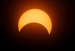 tomar fotos del eclipse solar 8 abril 2024