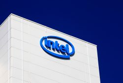 Intel incrementa sus acciones durante caída de la bolsa