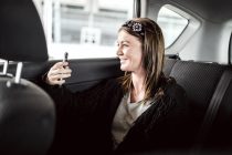 Enamorada viaja en Uber y divierte a usuarios con la situación