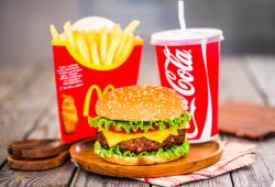 Supuesta hamburguesa satánica de McDonald's se viraliza