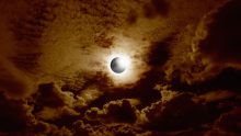 Eclipse solar 8 de abril 2024. ¿Cómo hacer lentes caseros? Foto: Especial