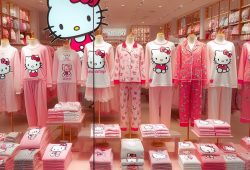 Bodega Aurrerá atrae a consumidores con pijamas de Hello Kitty