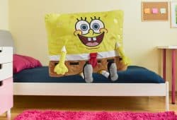 Pintamos toda la casa y… Almohada de Bob Esponja con descuentazo en Amazon Foto: Especial