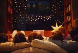 ¿Quieres crear un cine en casa? RE/MAX te da estas ideas Foto: Especial