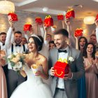 Realizan boda "aesthetic" de McDonald's con funkos de regalo