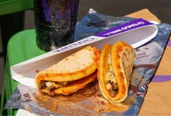 Cheesy Street Chalupa