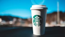 ¿A qué hora termina la promoción de bebidas gratis Starbucks? Foto: Canva