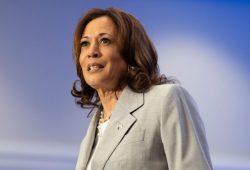 kamala harris spot español