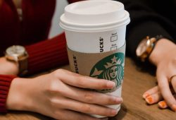 Starbucks te dará una bebida gratis del 15 al 17 de agosto. Te platicamos los detalles Foto: Especial